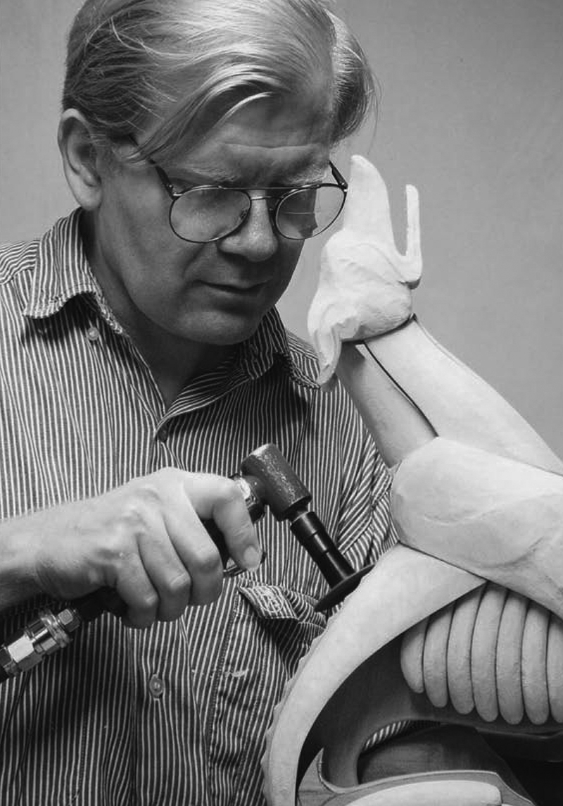 Сюрреалистические скульптуры от джона морриса. Джон моррис и его фигурки. Джон моррис 1953 врач. Сюрреалистические скульптуры от джона морриса. John morris скульптуры.